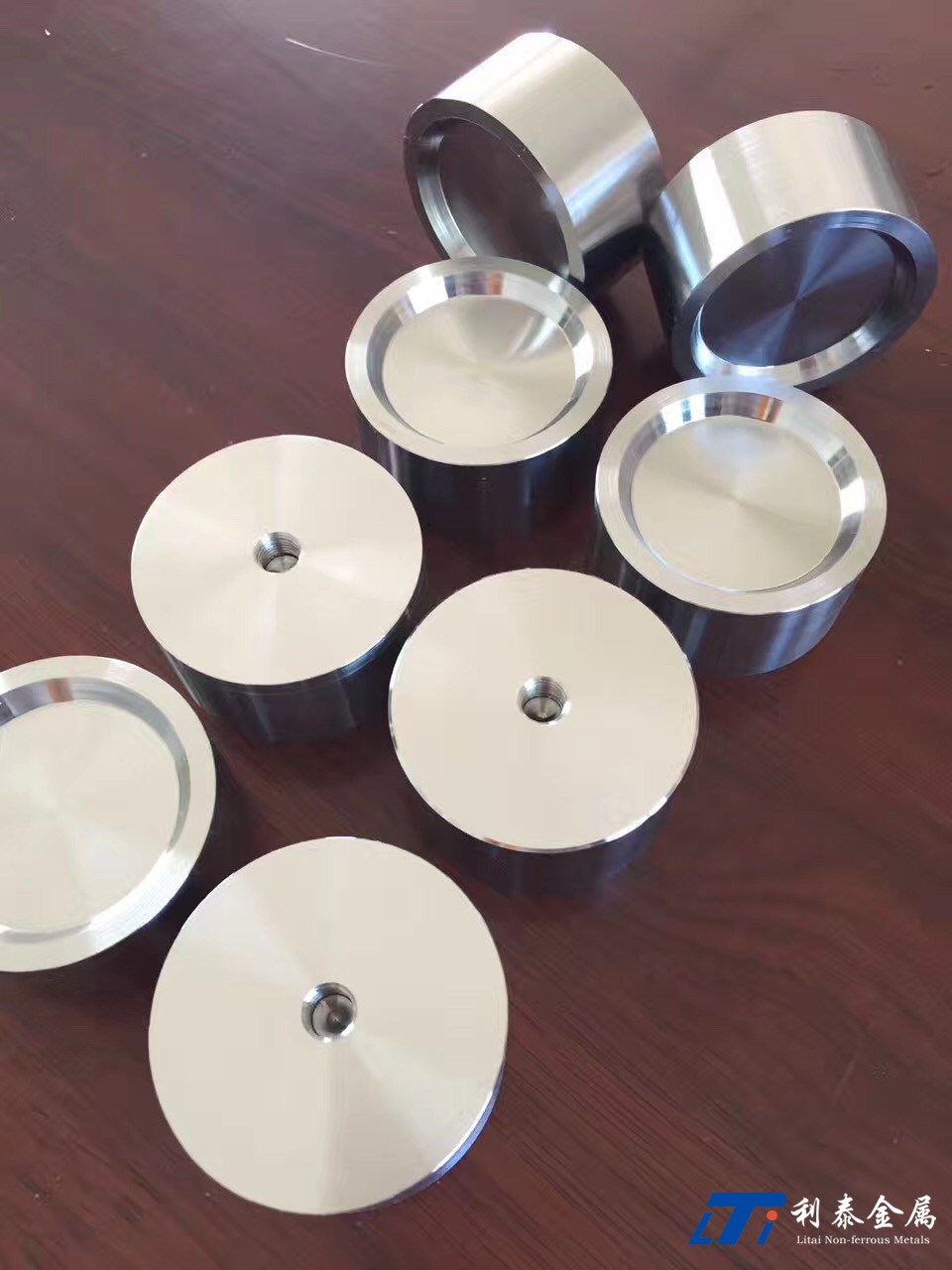 圓靶 （鈦、鈦鈮、鋯、鎳、鈮、鉭）